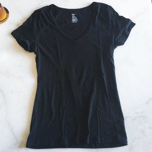 3/$20 - Gap basic black v-neck t shirt top ruching